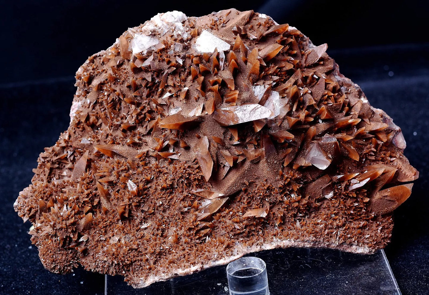 China / Newly Natural Swallow-Tail Twin Crystal Calcite Mineral Specimen 625g