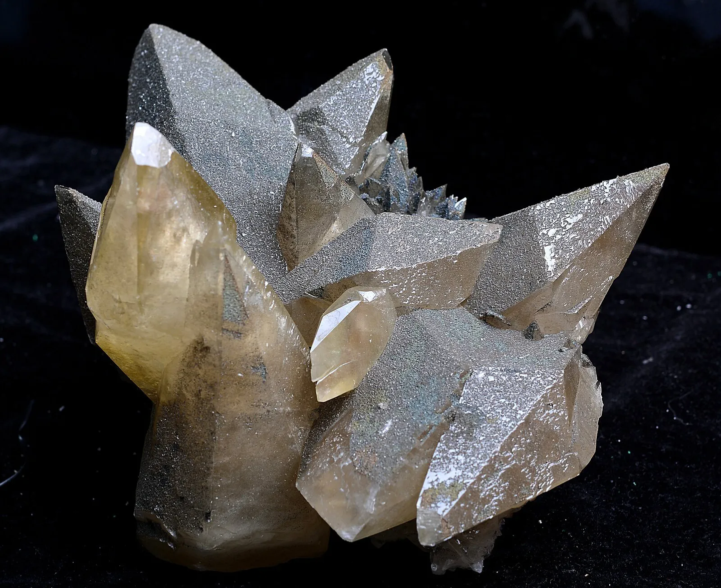 1251g Natural Perfect Dipyramidal Yellow Calcite CLUSTER Mineral Specimen/China