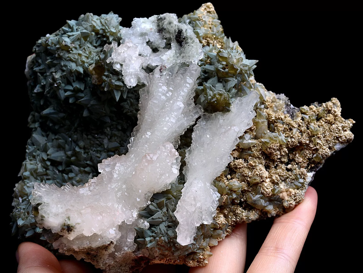 401g New Varieties Natural Pink Fluorescent Calcite Mineral Specimen/China