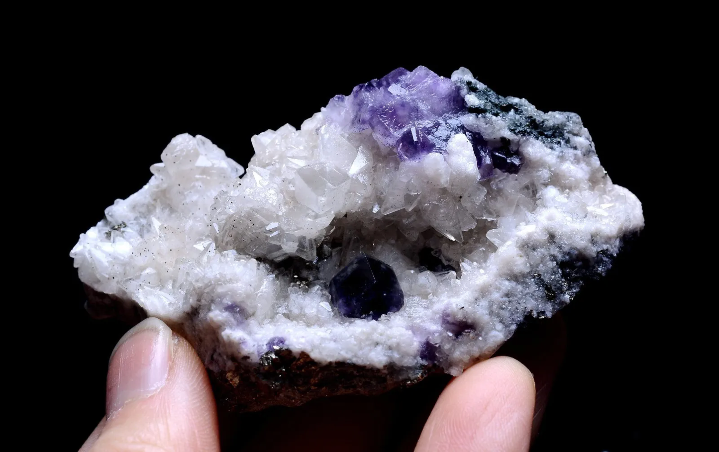China / Newly DISCOVERED RARE PURPLE FLUORITE CRYSTAL MINERAL SPECIMEN 86.75g