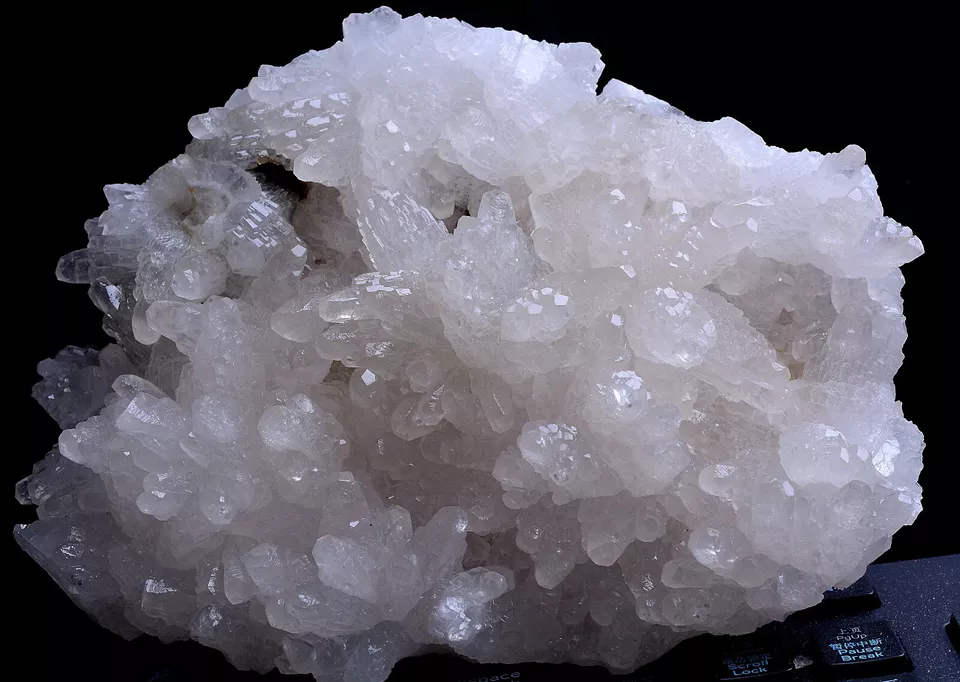 Natural Calcite Pink Fluorescent Tower-Like Crystal Mineral Specimen 1103.g