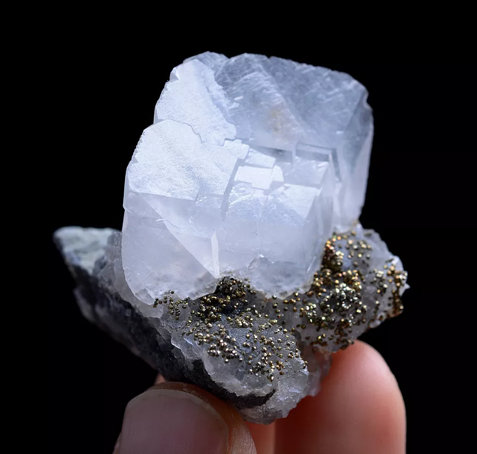 31g Natural Pink Fluorescent Calcite Pyrite mineral specimen/Yaogangxian China