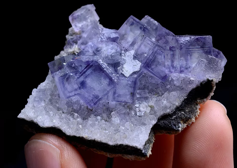 27g MUSEUM COLLECTION NEWLY DISCOVERED RARE PURPLE FLUORITE MINERAL SAMPLES