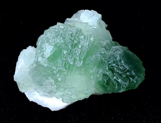 578g Newly DISCOVERED RARE GREEN CUBE FLUORITE CRYSTAL MINERAL SPECIMEN/China