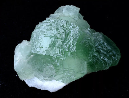 578g Newly DISCOVERED RARE GREEN CUBE FLUORITE CRYSTAL MINERAL SPECIMEN/China