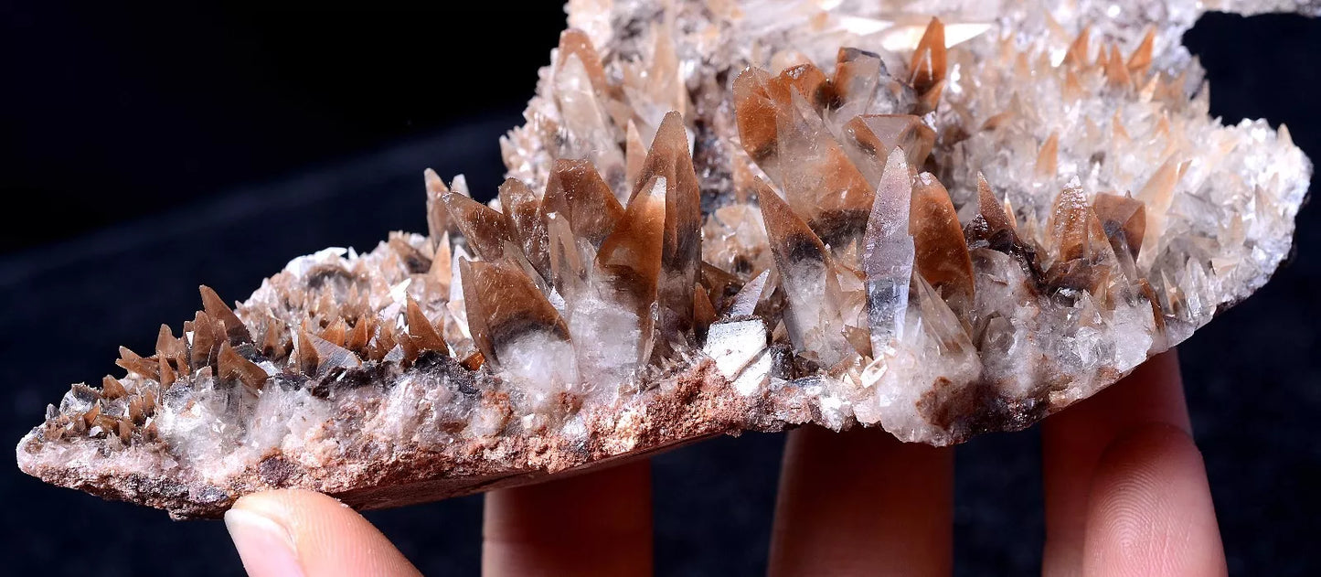 China / Newly Natural Swallow-Tail Twin Crystal Calcite Mineral Specimen 243g