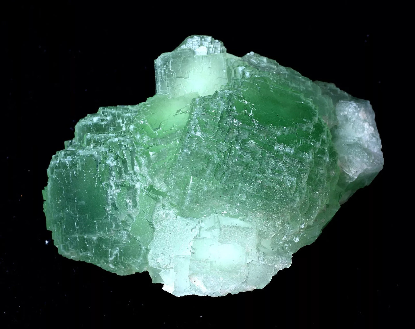 578g Newly DISCOVERED RARE GREEN CUBE FLUORITE CRYSTAL MINERAL SPECIMEN/China