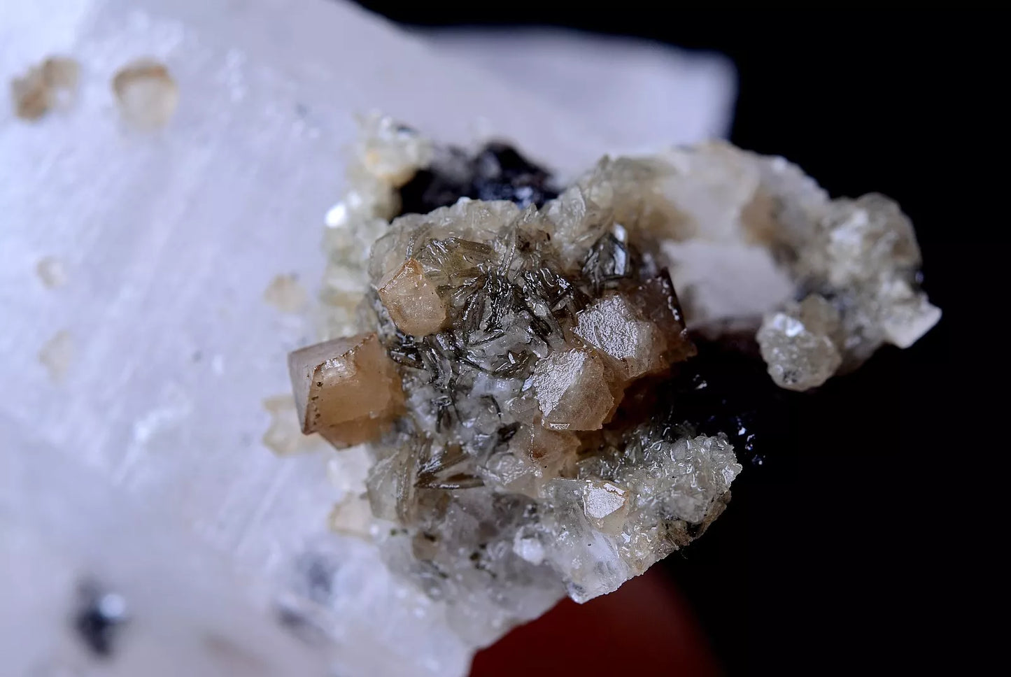 206gNatural Rare Scheelite & Crystal Calcite Mineral Specimen/Yaogangxian China