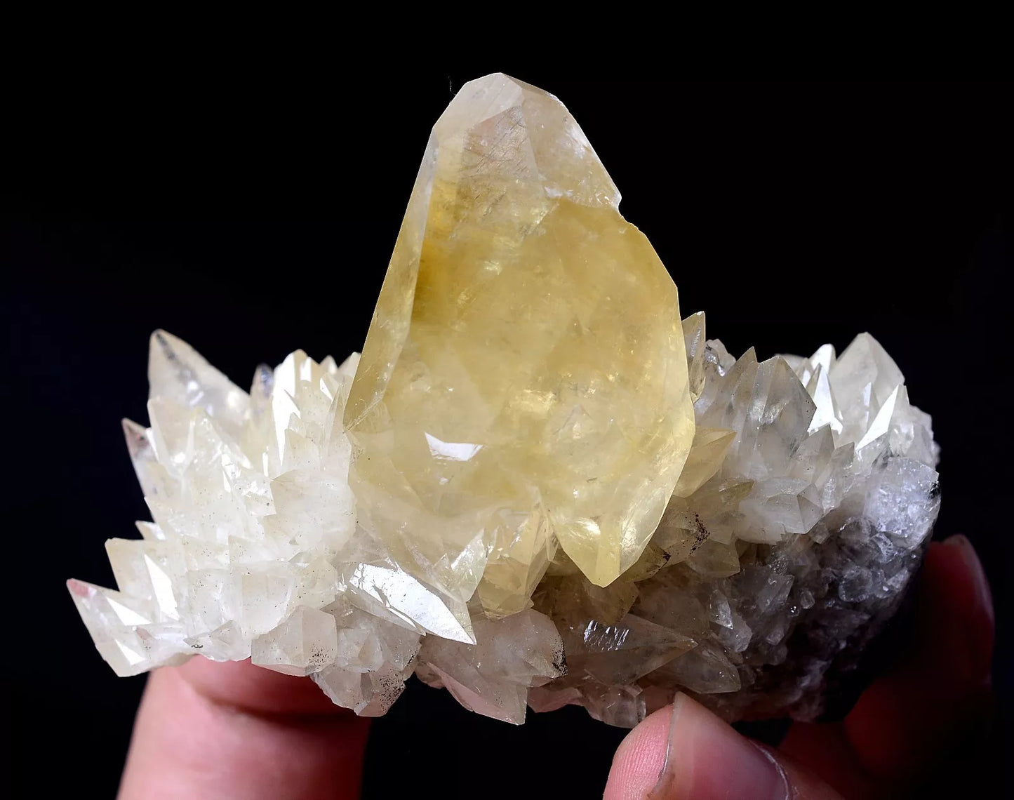 235gNatural Perfect Dipyramidal Yellow Calcite CLUSTER Mineral Specimen/China