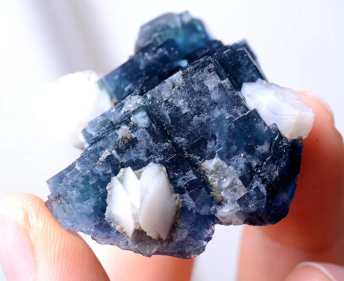 32g New Find Transparent Blue FLUORITE & Calcite CLUSTER MINERAL SPECIMEN