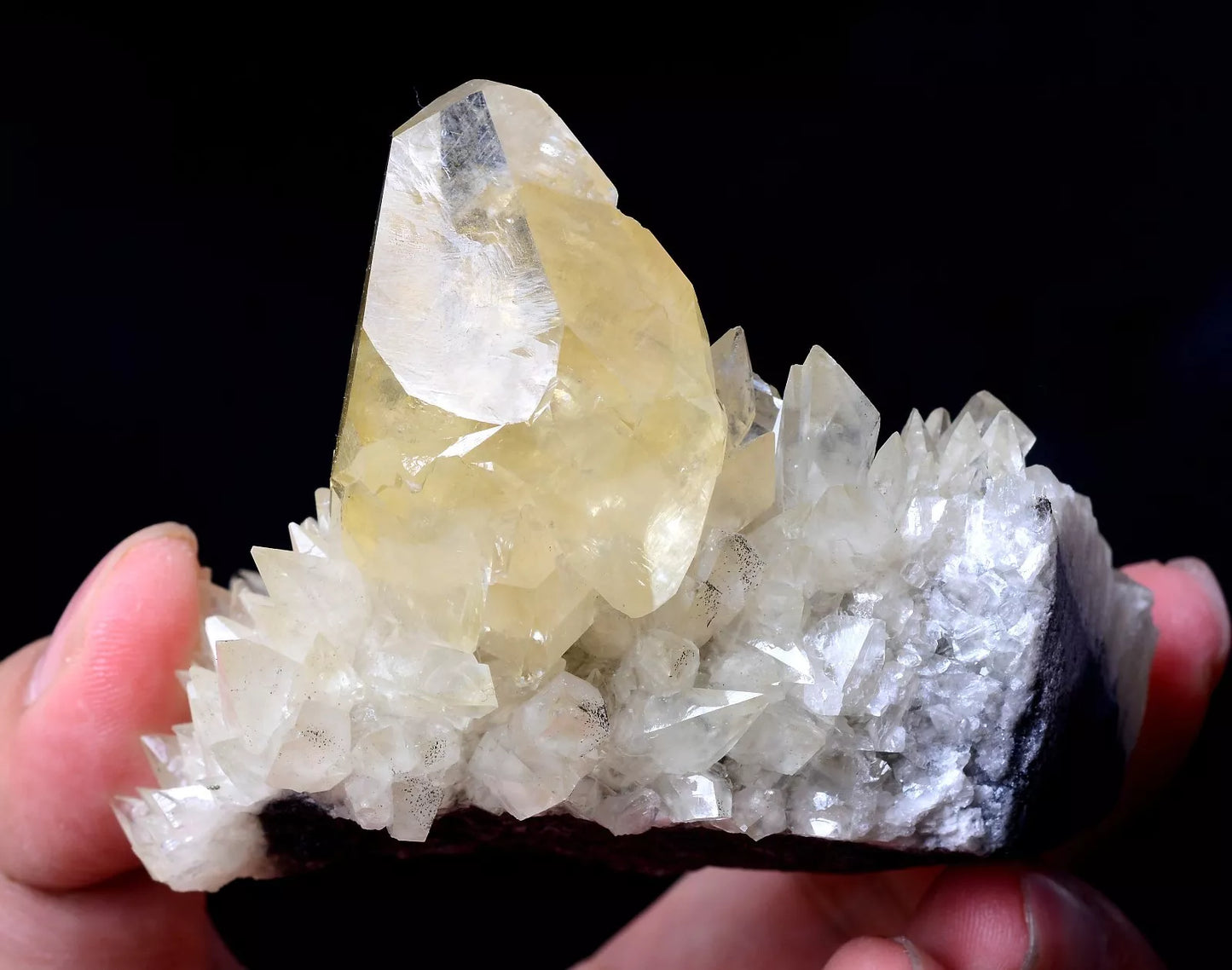 235gNatural Perfect Dipyramidal Yellow Calcite CLUSTER Mineral Specimen/China