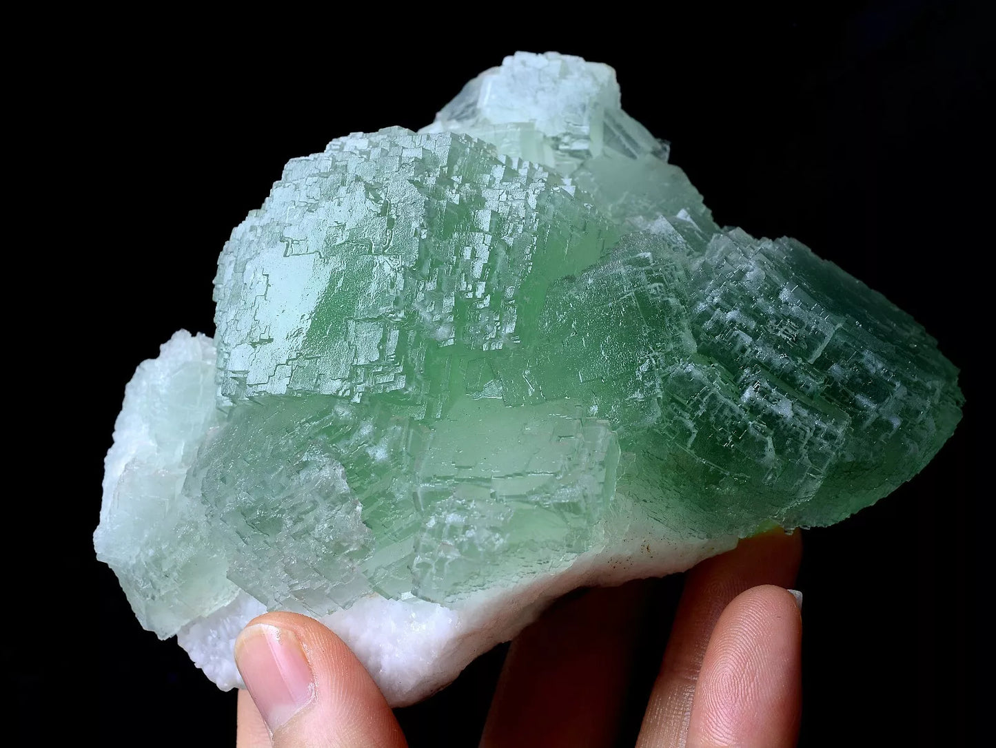 578g Newly DISCOVERED RARE GREEN CUBE FLUORITE CRYSTAL MINERAL SPECIMEN/China