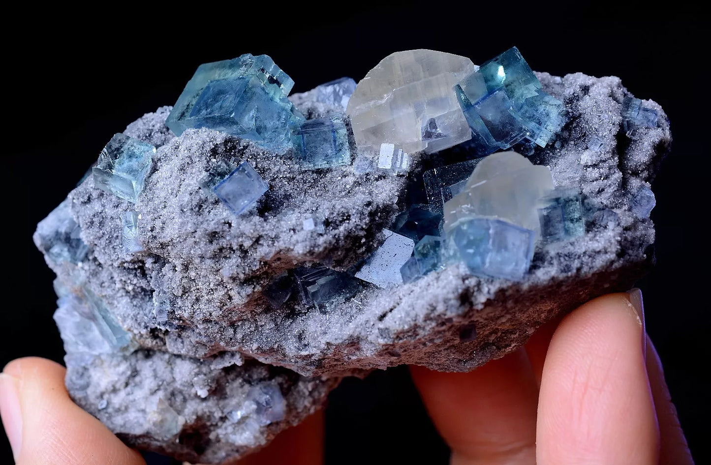 New Find Transparent Blue Cube Fluorite Calcite Cluster Mineral Specimen 92.57g