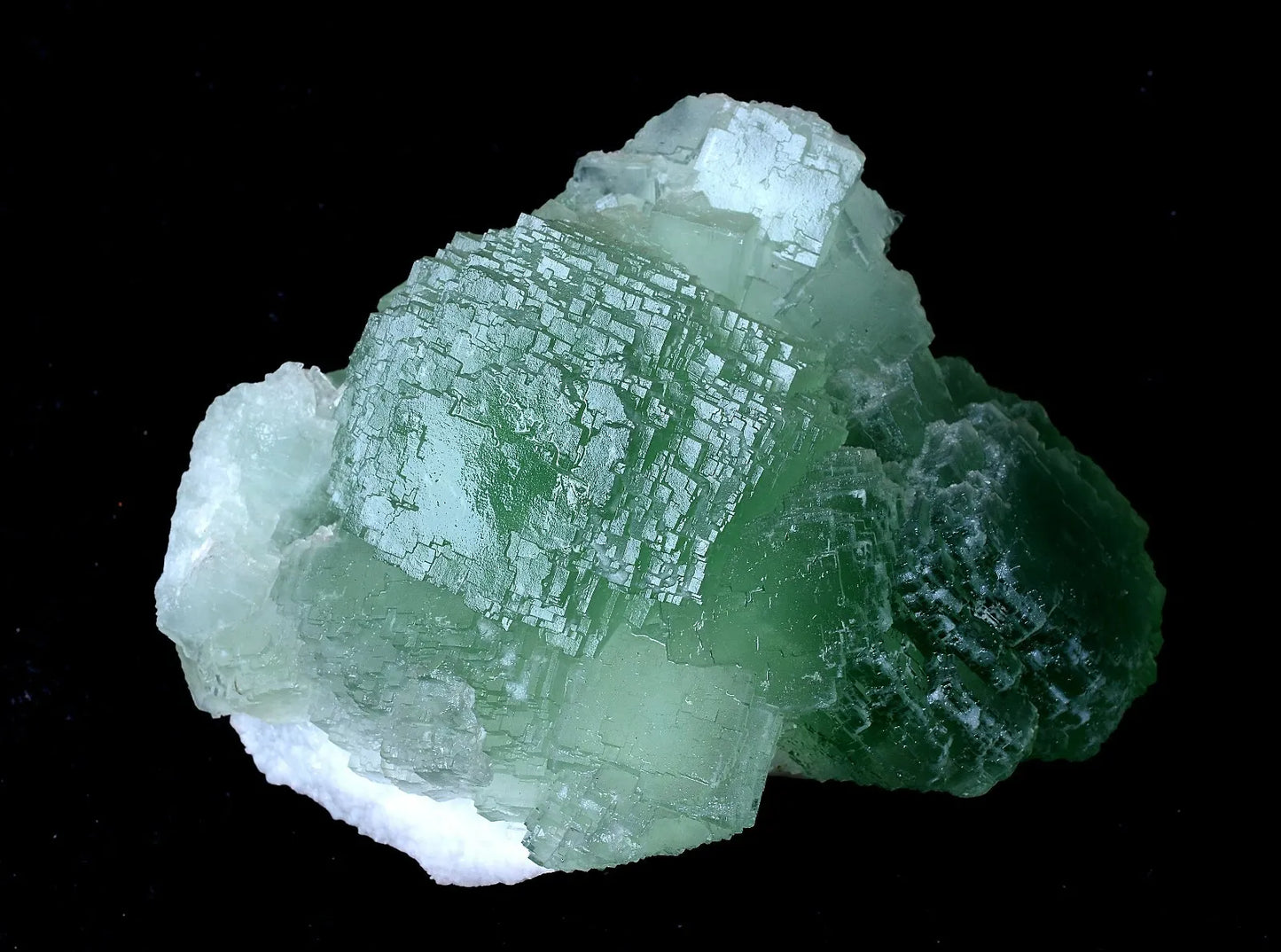 578g Newly DISCOVERED RARE GREEN CUBE FLUORITE CRYSTAL MINERAL SPECIMEN/China