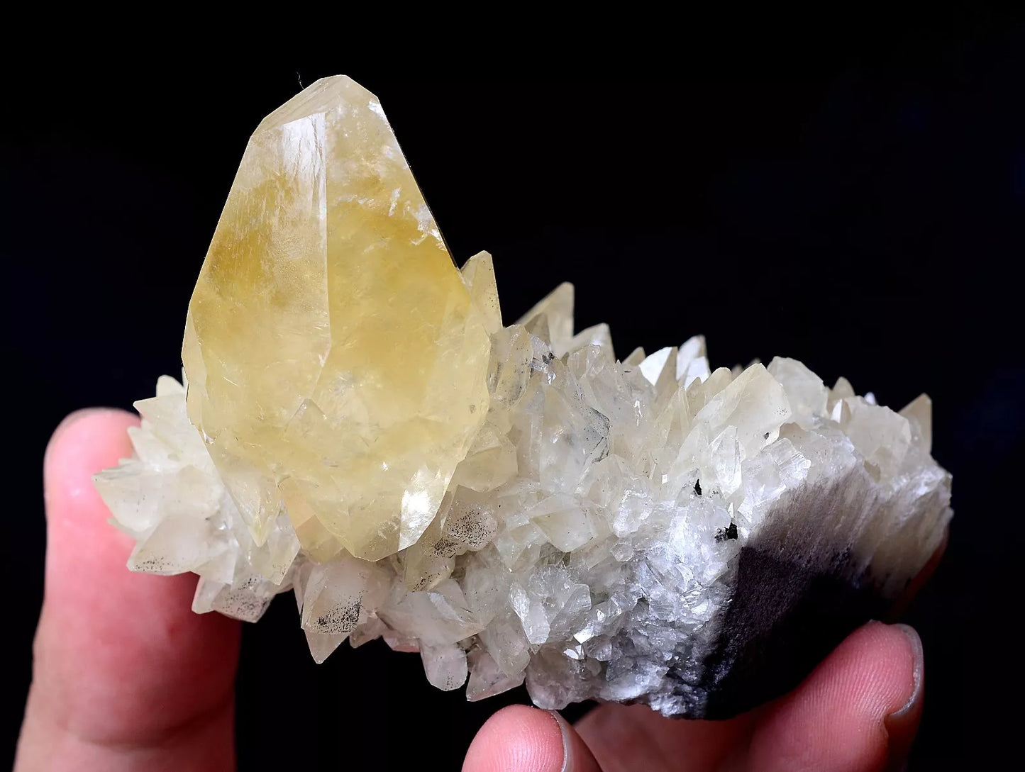 235gNatural Perfect Dipyramidal Yellow Calcite CLUSTER Mineral Specimen/China