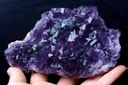 486g Newly DISCOVERED RARE PURPLE FLUORITE CRYSTAL MINERAL SPECIMEN/China