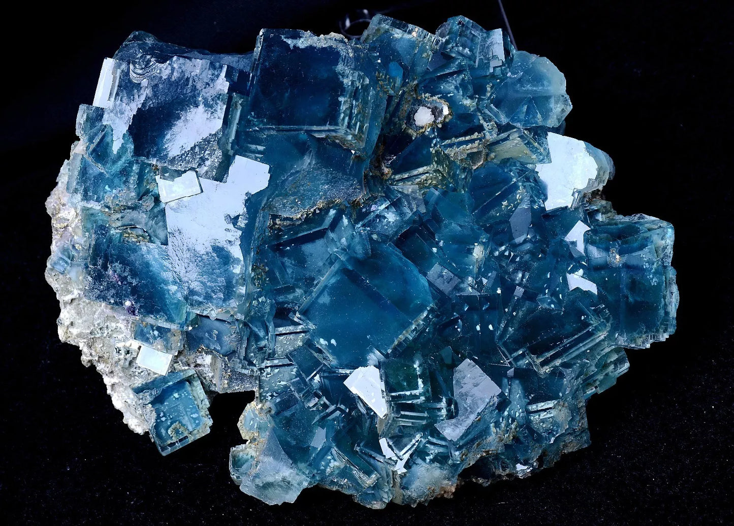 2295g Natural New Find Rare Large Particle Blue Cube Fluorite Mineral Specimen