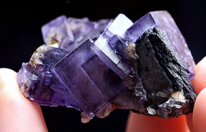 26.g NEWLY DISCOVERED RARE PURPLE FLUORITE MINERAL SAMPLES/Yaogang xian