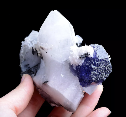 398g Natural Octahedron Purple Fluorite Crystal Mineral Specimen/Yaogang xian