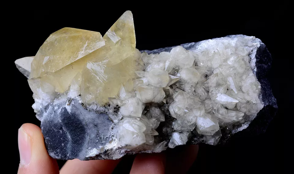 246g Natural Perfect Dipyramidal Yellow Calcite CLUSTER Mineral Specimen/China