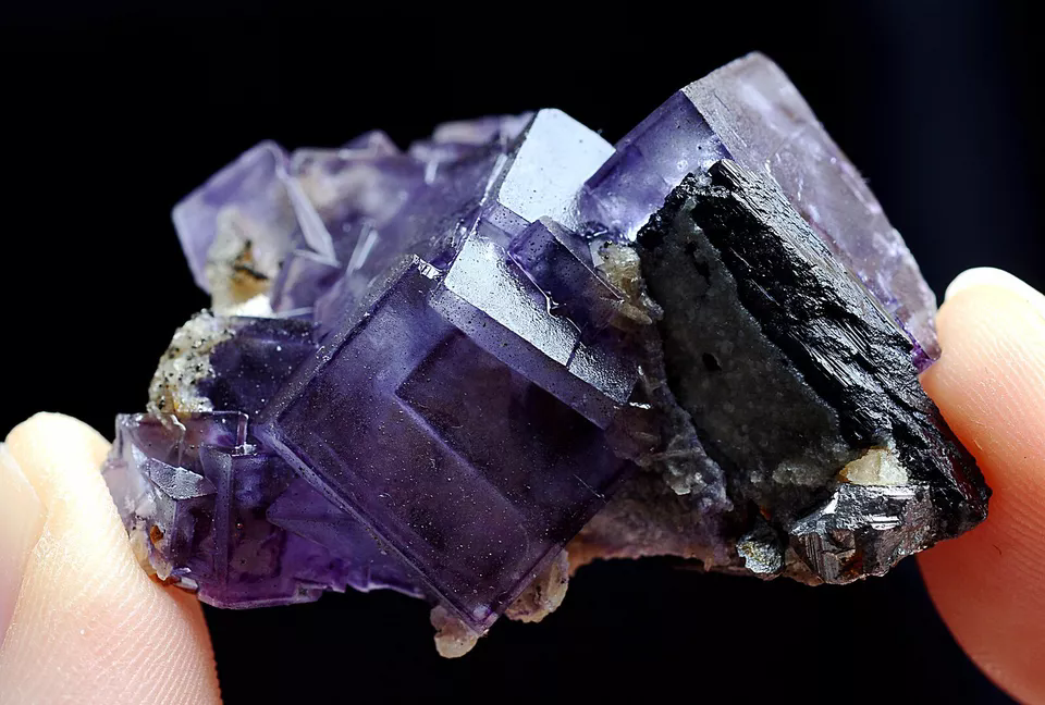 26.g NEWLY DISCOVERED RARE PURPLE FLUORITE MINERAL SAMPLES/Yaogang xian