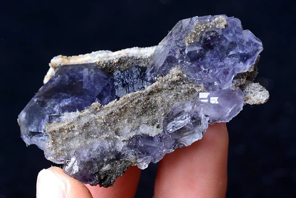 China / Newly DISCOVERED RARE PURPLE FLUORITE CRYSTAL MINERAL SPECIMEN 41.64g