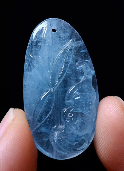 Natural Crystal Ocean Blue Aquamarine woman Gemstone Cure Pendant 6.56g