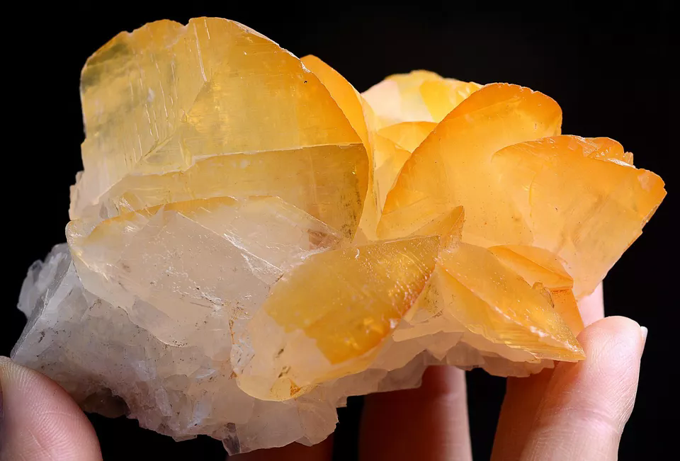 257.50g New Varieties Natural Fluorescent Yellow Calcite Mineral Specimen/Hunan