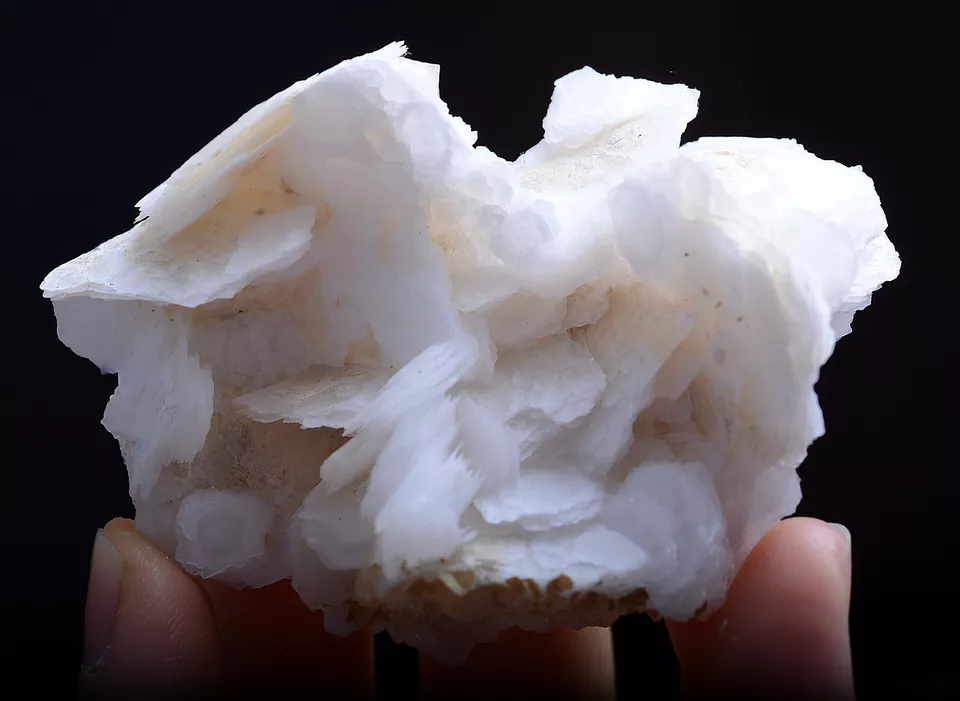 55.g New Find Natural Rare White Ladder-Like Calcite & Crystal Mineral Specimen