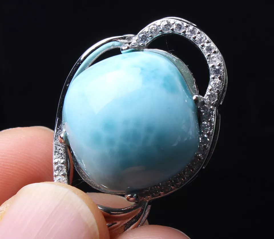 Beautiful Natural Blue Larimar Gemstone Woman Healing Pendant 18*18*10.5mm