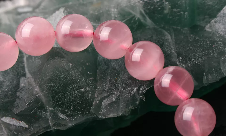 10 mm NATURAL MADAGASCAR ROSE QUARTZ CRYSTAL ROUND BEADS WOMAN BRACELET AAAA