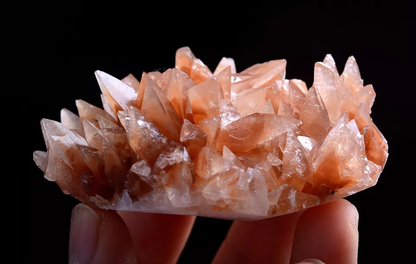 89g Newly Natural Swallow-Tail Twin Crystal Calcite Mineral Specimen/China