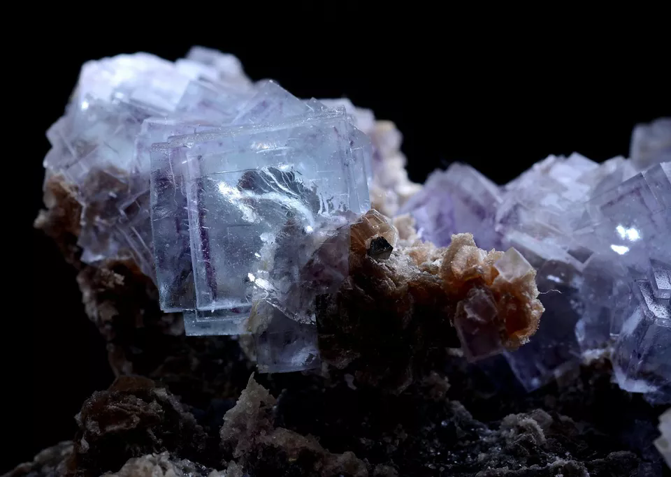 378g Natural Clear Phantom Window Purple Fluorite Mineral Specimen/Yaogangxian