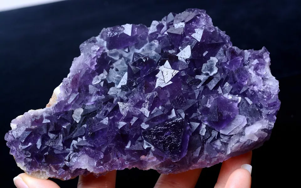 486g Newly DISCOVERED RARE PURPLE FLUORITE CRYSTAL MINERAL SPECIMEN/China