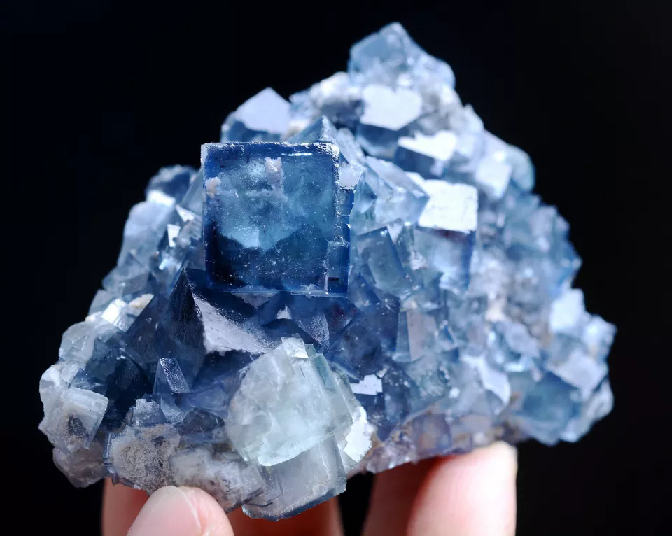 219g Natural Transparent Phantom Blue Cube Fluorite Mineral Specimen/China