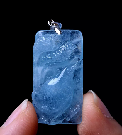 Beautiful Natural Ocean Blue Aquamarine Gemstone Woman Pendant 34*18*8mm