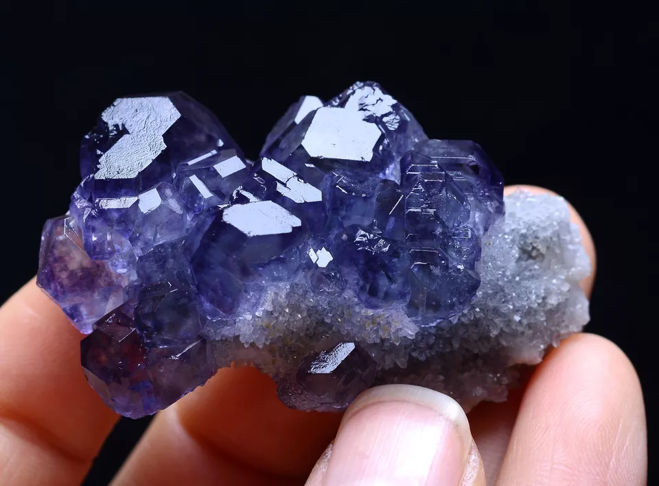 China / Newly DISCOVERED RARE PURPLE FLUORITE CRYSTAL MINERAL SPECIMEN 42.41g