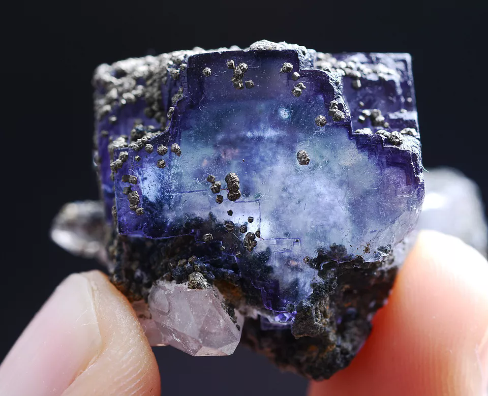 24gNatural Phantom Purple Fluorite Pyrite Crystal Mineral Specimen/Yaogangxian