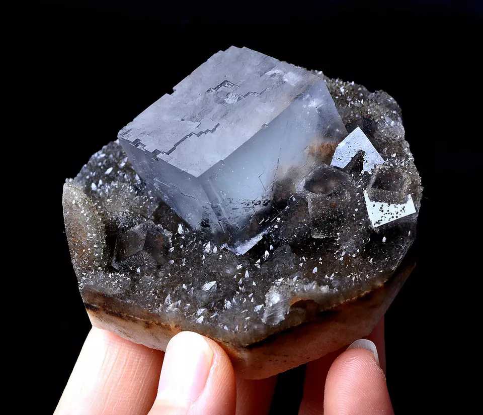 176.g Transparent Collectible Complete Cube Fluorite Mineral Specimen/China