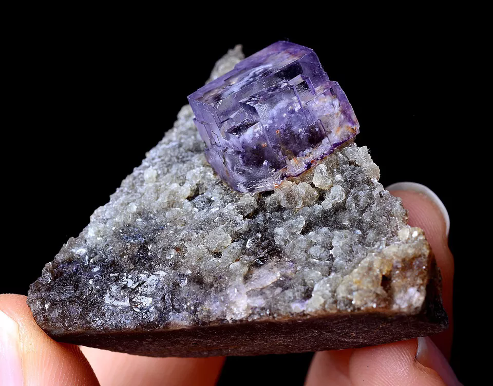 40.5g NEWLY DISCOVERED TRANSPARENT PURPLE FLUORITE MINERAL SAMPLES/Yaogang xian