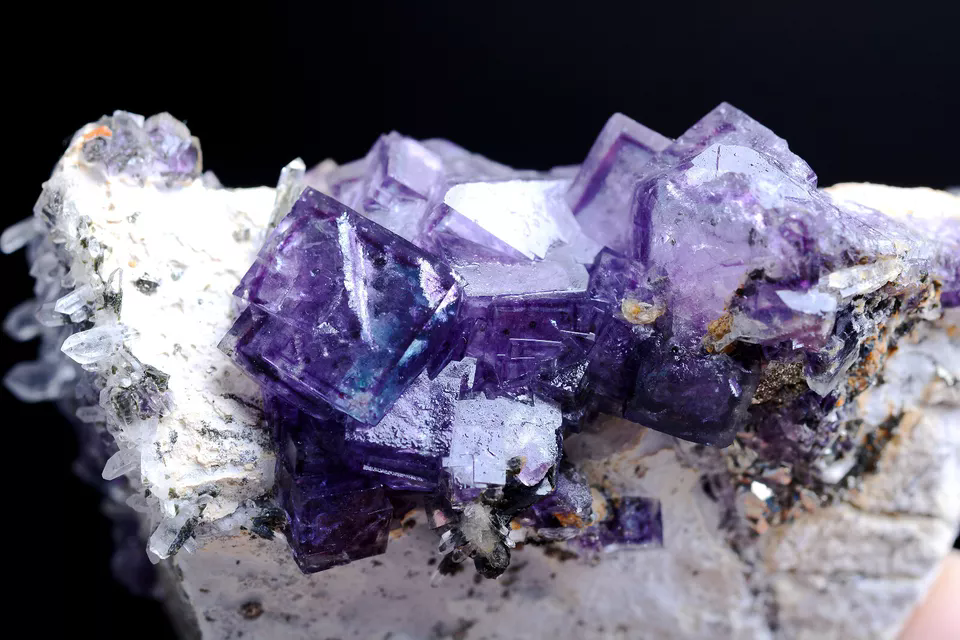 202.g Natural Window Purple Fluorite &Crystal Mineral Specimen/Yaogangxian China