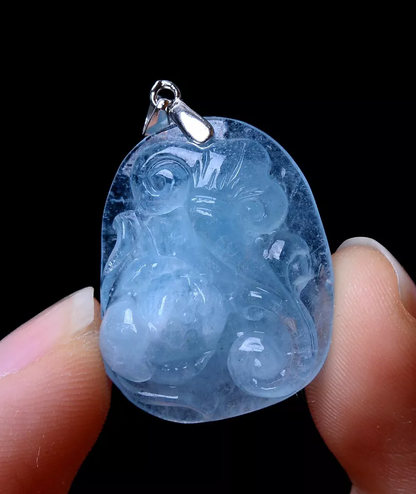 Beautiful Natural Ocean Blue Aquamarine Gemstone Lady Pendant Silver  Buckle