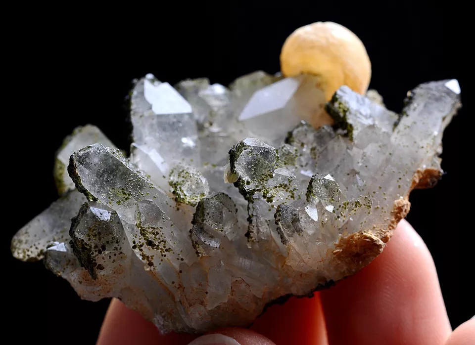 22g Natural Beautiful Complete QUARTZ Crystal & Calcite Mineral Specimen/China