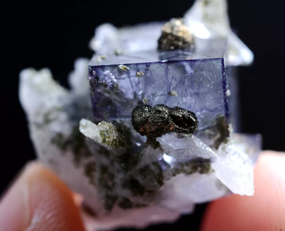 5.6gNatural Bismuthinite Purple FLUORITE & Pyrite Mineral Specimen/Yaogangxian