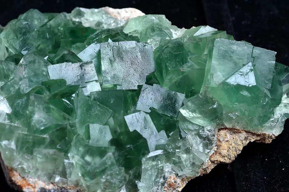 878.5g NATURAL Beauty Green Cubic FLUORITE Crystal Mineral Specimen/China