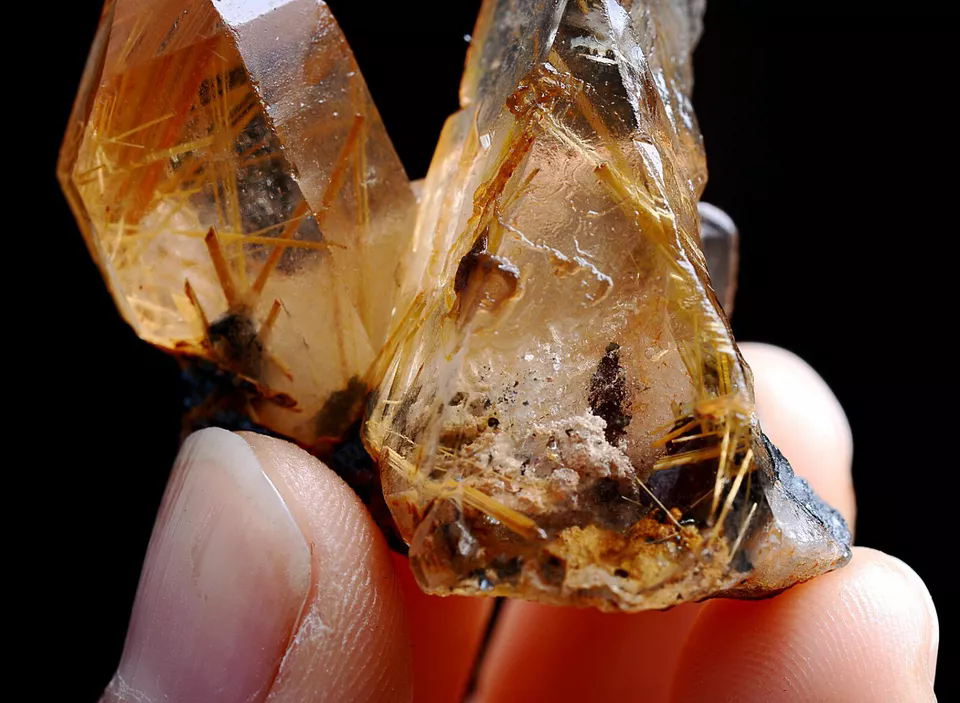 24gNatural Transparent Gold Rutilated Skeletal Quartz Crystal Mineral Specimens