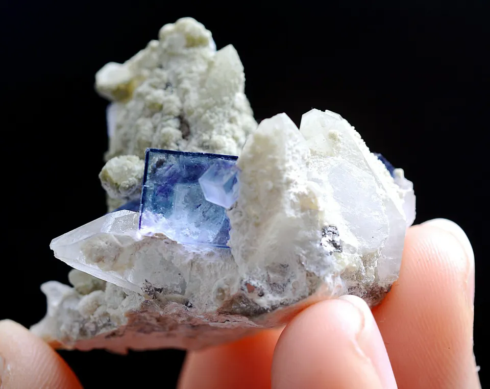 28g Natural Blue And White Porcelain Purple Fluorite Crystal Mineral Specimen