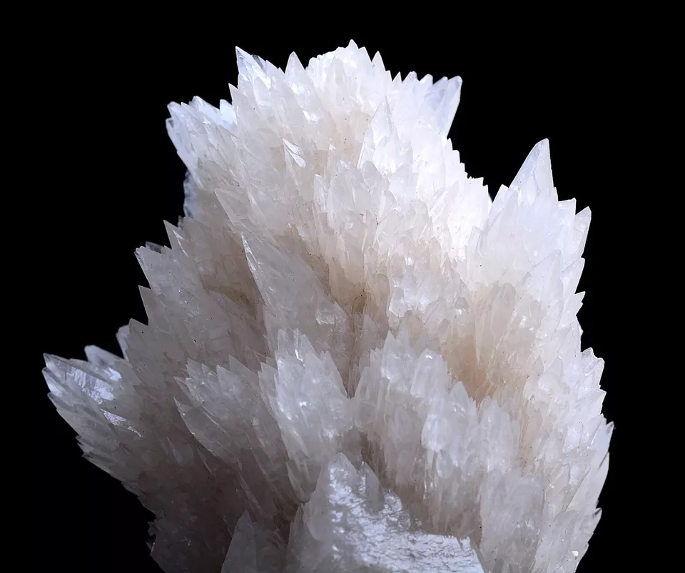 209g Natural  “Angel Wings” White Calcite Crystal Mineral Specimen/China