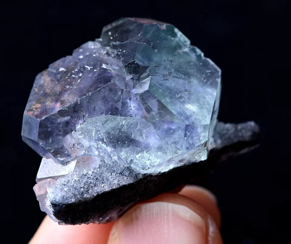 20.54g China / Newly DISCOVERED RARE PURPLE FLUORITE CRYSTAL MINERAL SPECIMEN