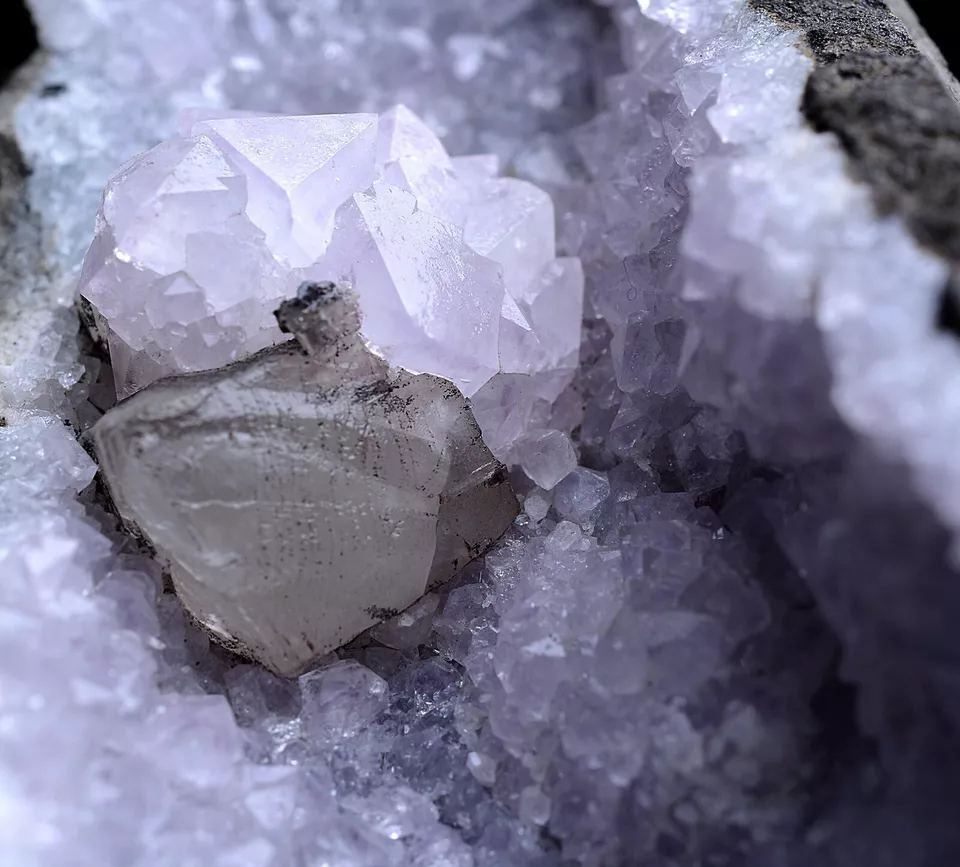 472g NATURAL Amethyst Quartz Skeletal Crystal Point & Calcite Mineral Specimen